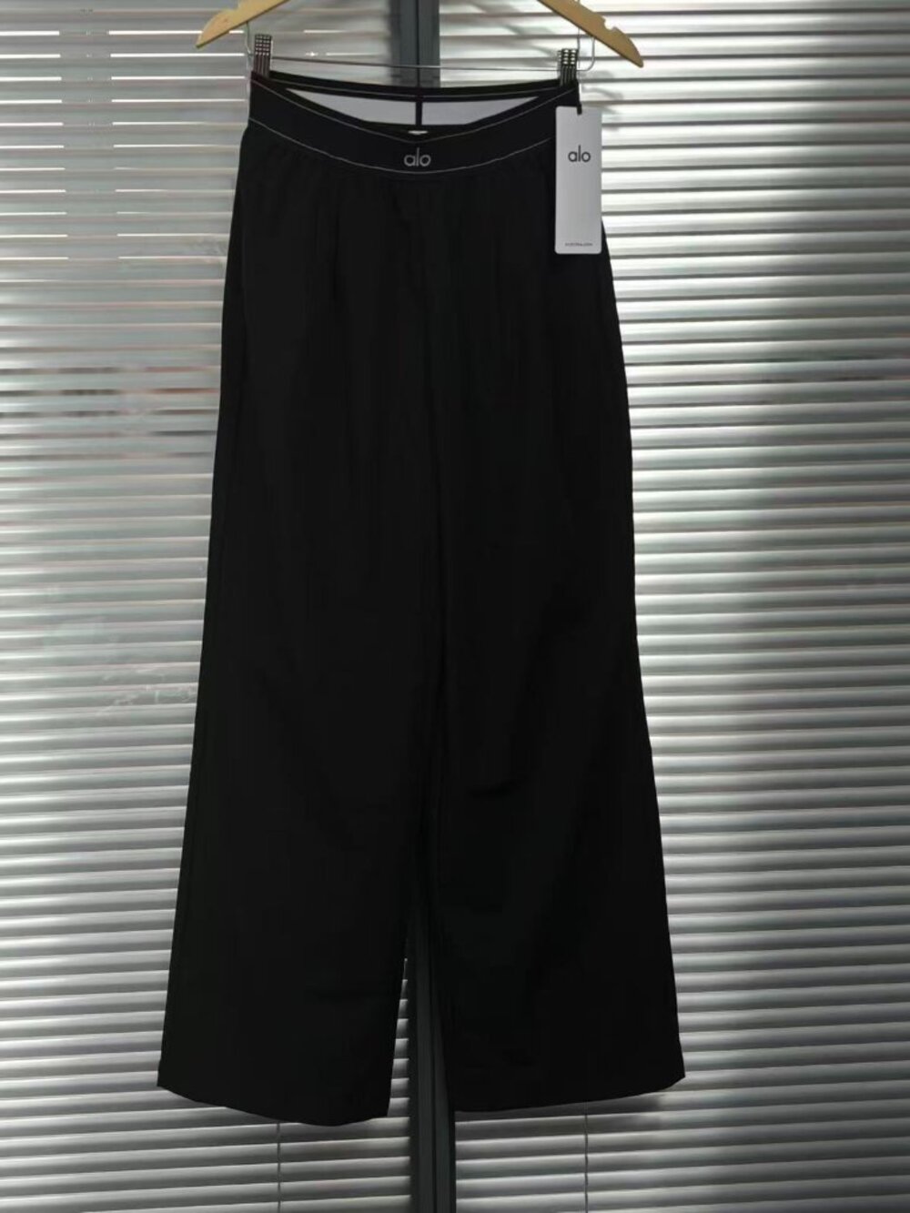 ALO Yoga Women's Black Suit Pants NWT ✨ High/Low Rise Straight Leg Regular Fit - Picture 3 of 7